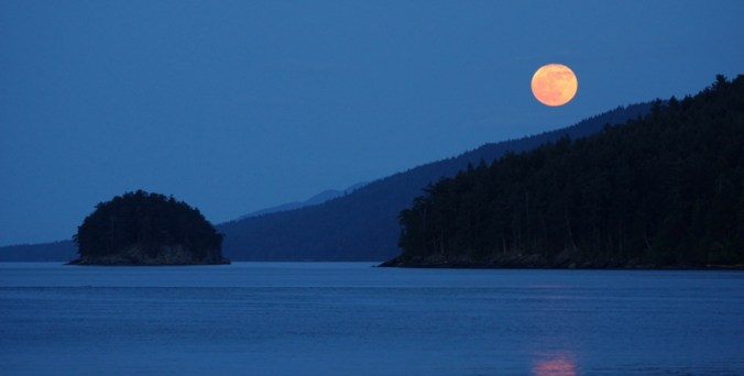 And so supermoon rose May 5 2012 by Terrill Welch IMG_2001